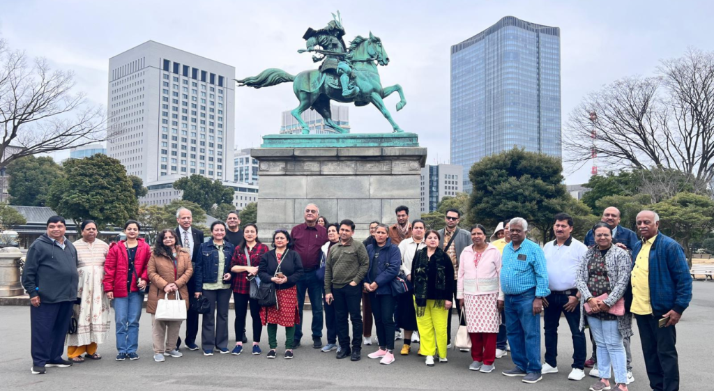 Group tour organized by Japan trip planner KNI Japan